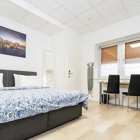 Private Room #2 With King & Single Bed, Ground Floor, Ac, 2Min To Rab, No Kitchen