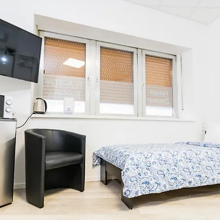 Appartement Private #2 With King Size & Single, Ground Floor, Ac, 2min To Rab Ramstein-Miesenbach