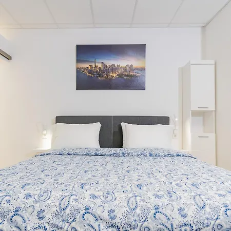 Private #2 With King Size & Single, Ground Floor, Ac, 2min To Rab Appartement *