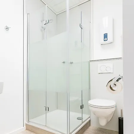 Apartment Private #2 With King Size & Single, Ground Floor, Ac, 2min To Rab Ramstein-Miesenbach