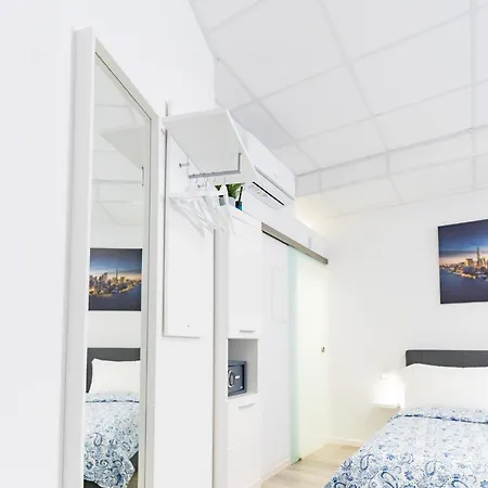 Private Room #2 With King & Single Bed, Ground Floor, Ac, 2Min To Rab, No Kitchen *
