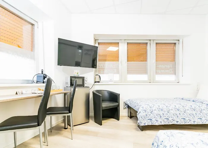 Private #2 With King Size & Single, Ground Floor, Ac, 2min To Rab