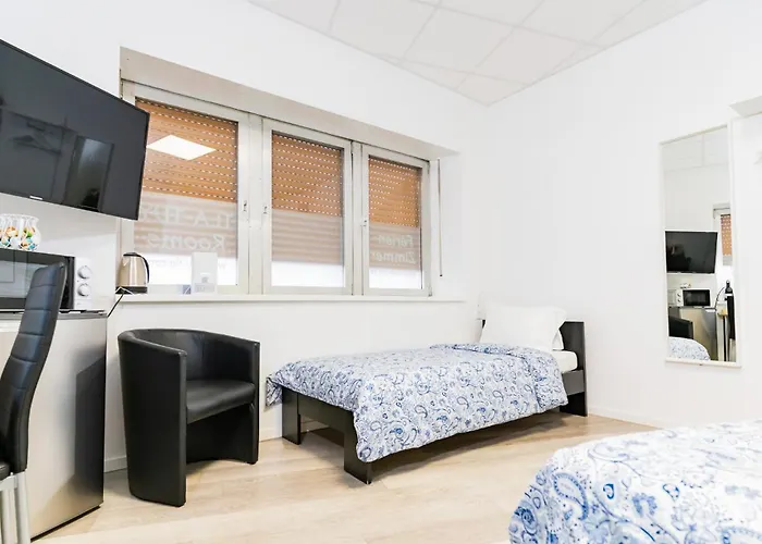 Private #2 With King Size & Single, Ground Floor, Ac, 2min To Rab *