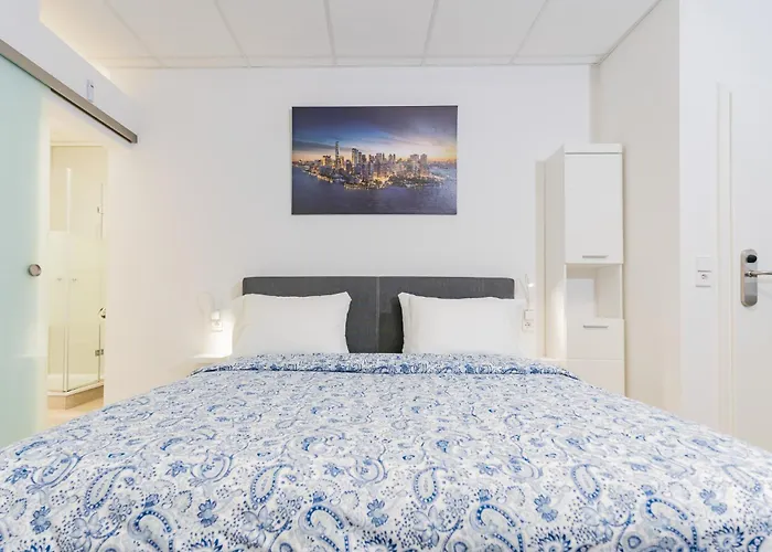 Private #2 With King Size & Single, Ground Floor, Ac, 2min To Rab Appartement *